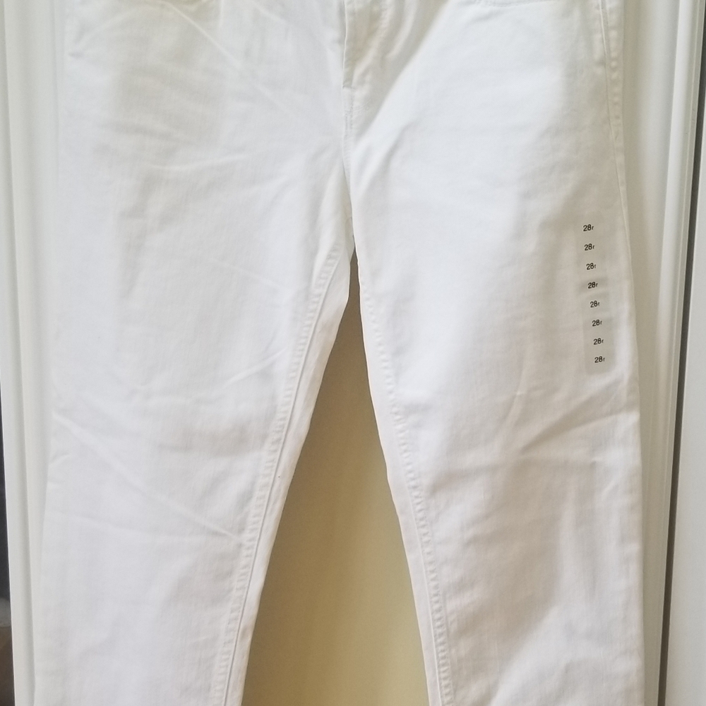 GAP white jean capris brand new size 28R